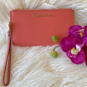 🌟PRICE FIRN🌟NWT Michael Kors Wristlet